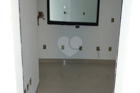 Sobrado à venda com 3 quartos, sendo 2 suítes, em Vila Paulicéia, São Paulo, SP