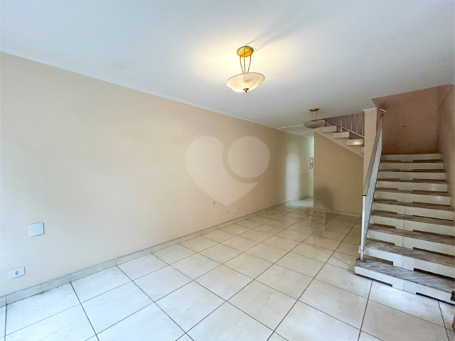 Sobrado à venda com 4 quartos, sendo 3 suítes,  em Vila Prudente, São Paulo, SP
