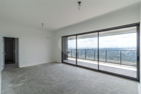 Apartamento à venda ou para alugar com 4 quartos, sendo 3 suítes, em Jardim Morumbi, São Paulo, SP