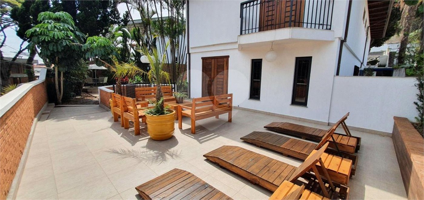 Casa à venda com 5 suítes em Jardim Leonor, São Paulo, SP