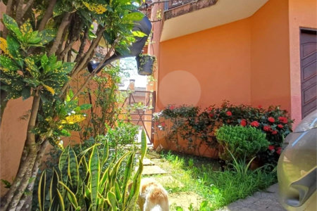 Casa à venda com 4 quartos, sendo 2 suítes,  em Vila Oliveira, Mogi das Cruzes, SP