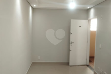 Apartamento à venda com 2 quartos em Parque Laranjeiras, Araraquara, SP
