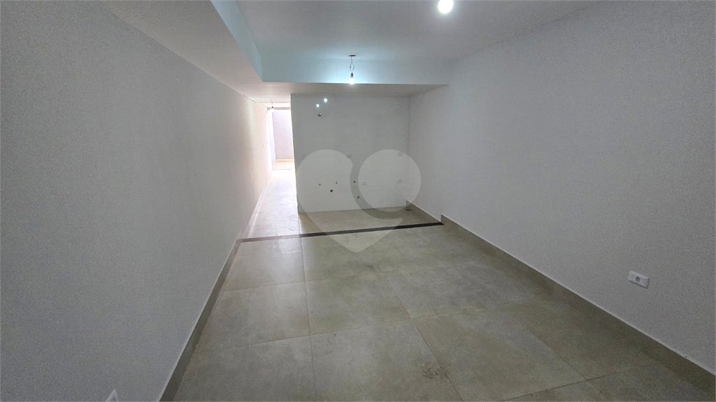 Sobrado à venda ou para alugar com 3 quartos, sendo 1 suíte,  em Parque Maria Domitila, São Paulo, SP