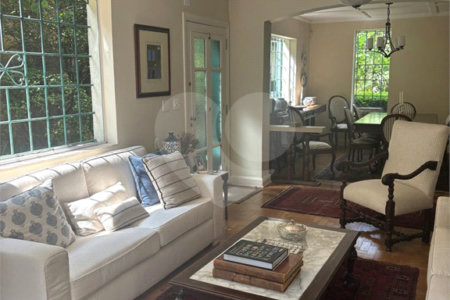 Casa à venda com 5 quartos, sendo 3 suítes, em Jardim América, São Paulo, SP