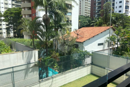 Apartamento à venda Campo Belo, 74 m², 3 dormitórios, 1 suíte, varanda gourmet, 2 vagas, depósito