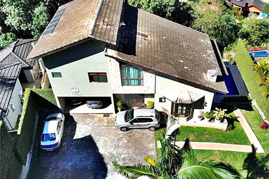 Casa à venda com 3 quartos no condomínio Alpes da Cantareira, Mairiporã - SP
