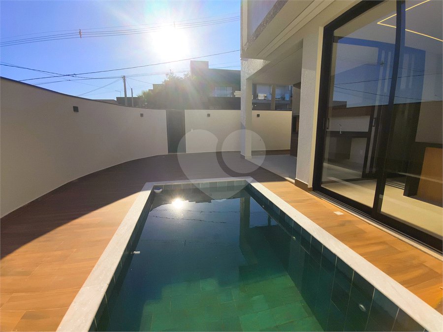 Casa à venda com 3 suítes no condomínio Terras de São Francisco, Sorocaba - SP