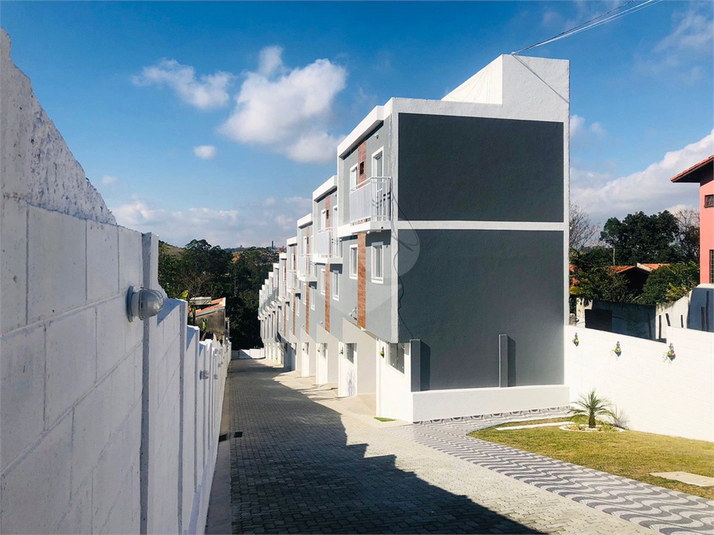 Casa à venda com 2 quartos no condomínio Residencial Turim, Mogi das Cruzes - SP