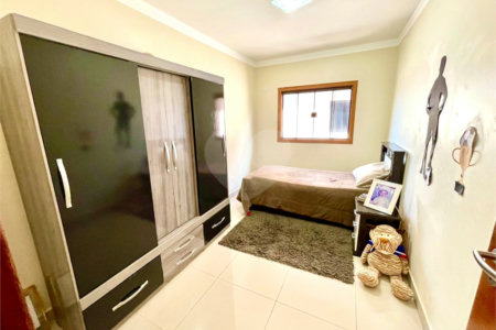 Sobrado à venda com 4 quartos, sendo 1 suíte, em Jardim Santa Bárbara, Sorocaba, SP