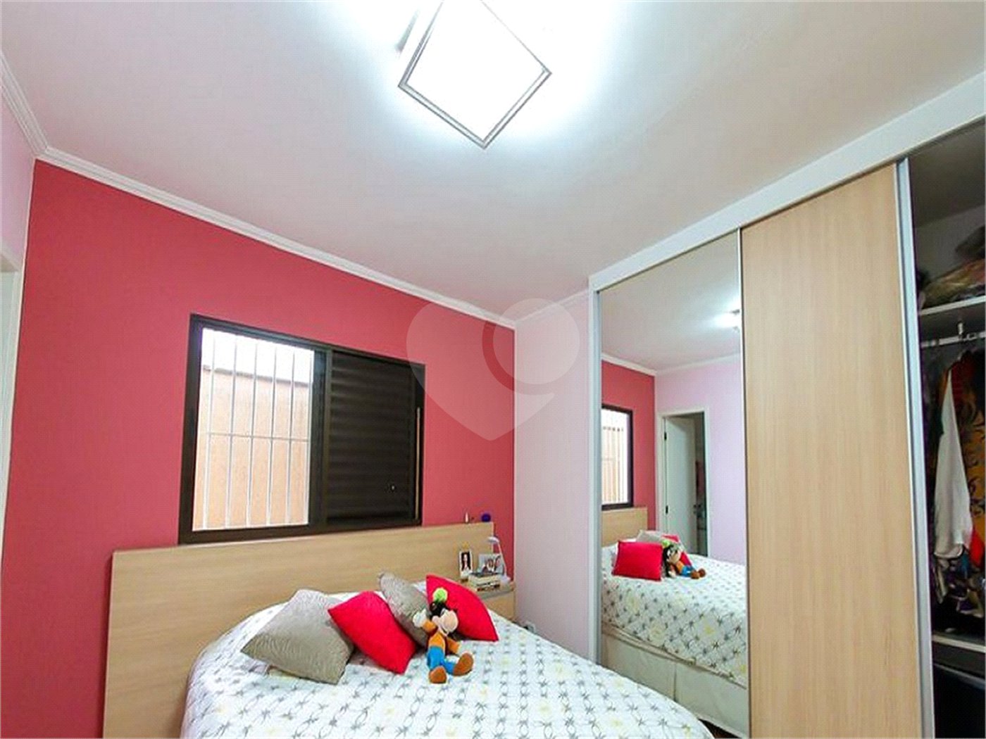 Sobrado à venda com 4 quartos, sendo 3 suítes, em Vila Mazzei, São Paulo, SP