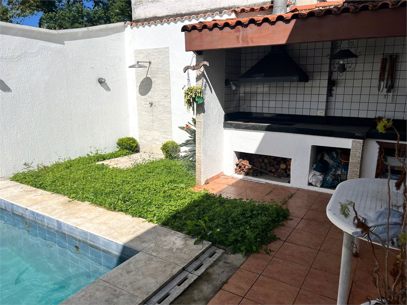 Casa à venda com 4 quartos, sendo 3 suítes, em Chácara Monte Alegre, São Paulo, SP