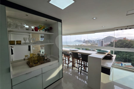 Apartamento à venda com 4 quartos, sendo 2 suítes, em Enseada, Guarujá, SP