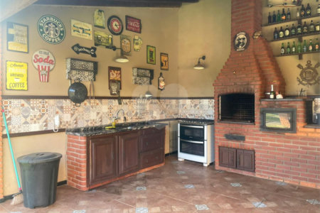 Chácara à venda com 3 suítes em Estância Conceição, Itapetininga, SP
