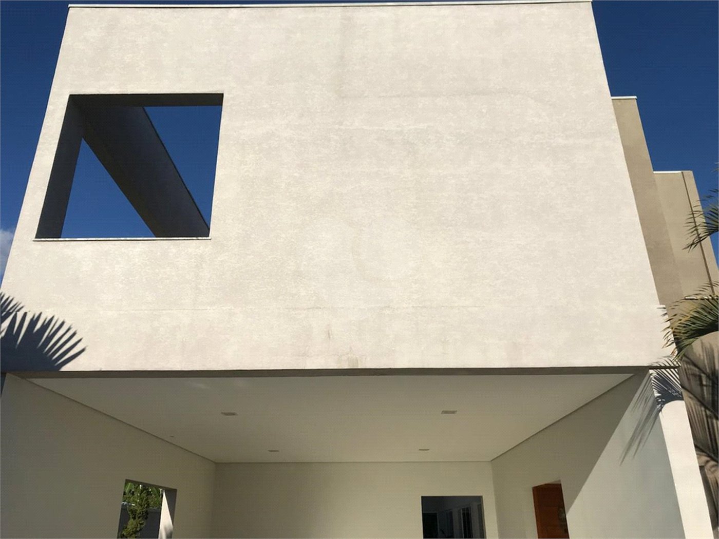 Casa à venda com 5 quartos, sendo 3 suítes, em Loteamento Jardim Morumbi, Atibaia, SP