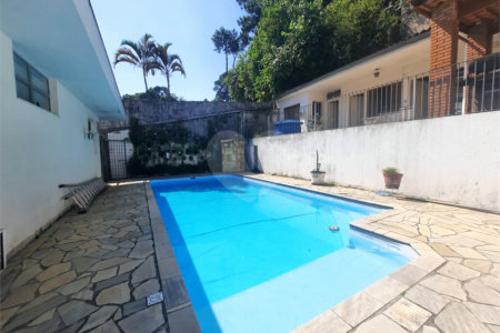 Casa à venda com 4 quartos, sendo 3 suítes,  em Jardim Marajoara, São Paulo, SP