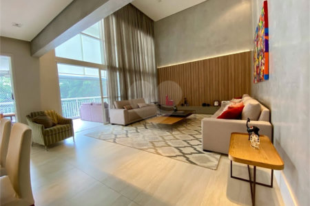 Apartamento à venda com 3 suítes em Vila Suzana, São Paulo, SP