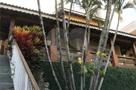 Casa à venda com 5 quartos, sendo 2 suítes,  em Jardim Maristela, Atibaia, SP