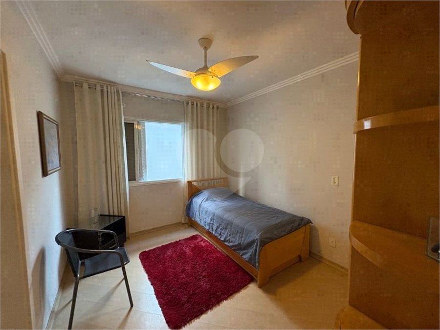 Casa à venda com 5 quartos, sendo 3 suítes, no condomínio Granja Olga III, Sorocaba - SP