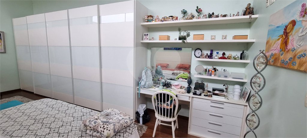 Casa à venda com 5 quartos, sendo 2 suítes, no condomínio Swiss Park, São Bernardo do Campo - SP