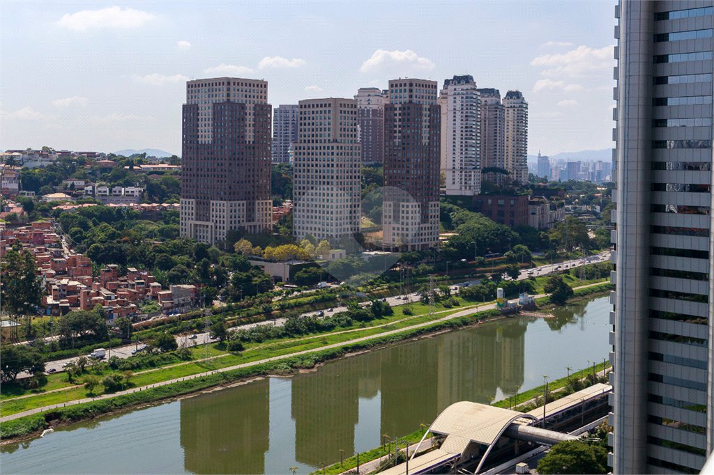 Apartamento à venda com 3 suítes em Cidade Monções, São Paulo, SP