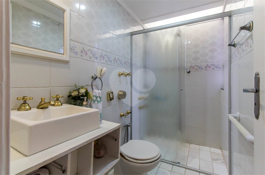 Apartamento à venda com 3 quartos, sendo 1 suíte, em Santo Amaro, São Paulo, SP