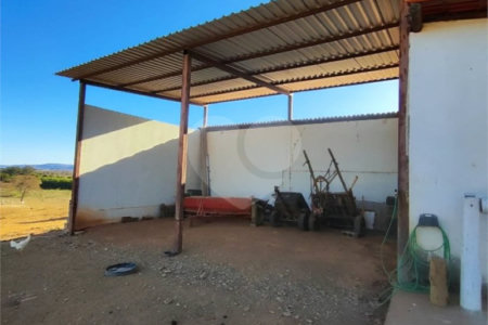 Fazenda à venda com 6 quartos, sendo 1 suíte,  no Centro, Capitão Enéas, MG