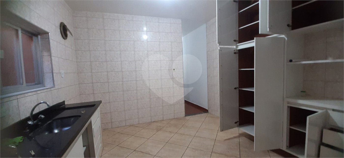Sobrado à venda com 3 quartos em Jardim Guairaca, São Paulo, SP