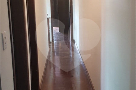 Sobrado à venda com 3 quartos, sendo 1 suíte, em Vila Vitório Mazzei, São Paulo, SP