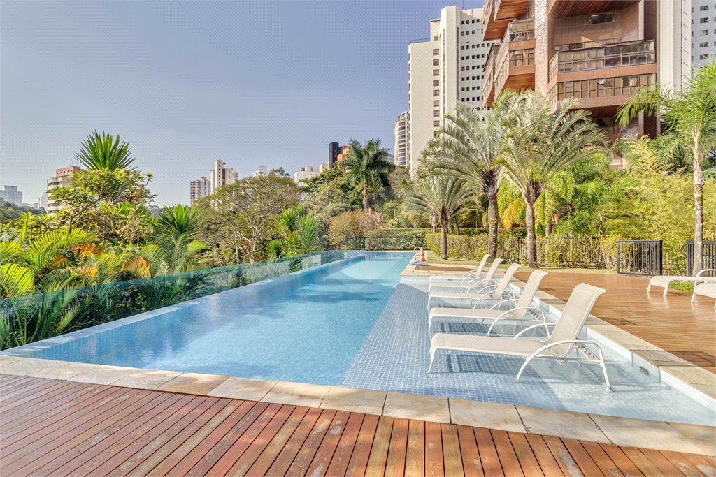 Apartamento à venda com 3 quartos, sendo 1 suíte, em Morumbi, São Paulo, SP