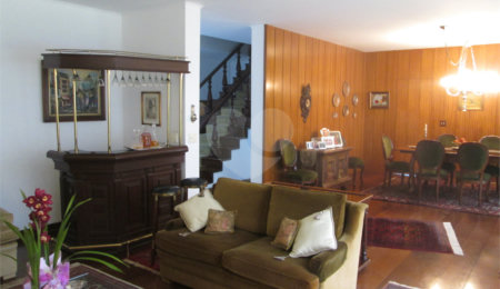 Casa à venda com 4 quartos, sendo 2 suítes, em Jardim Guedala, São Paulo, SP