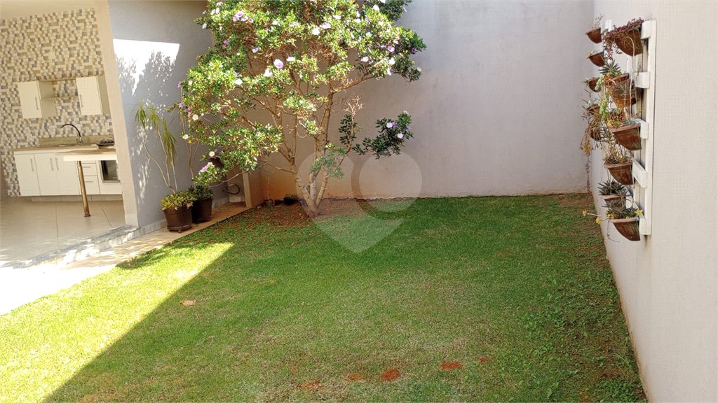 Casa à venda com 3 suítes no condomínio Picollo, Louveira - SP