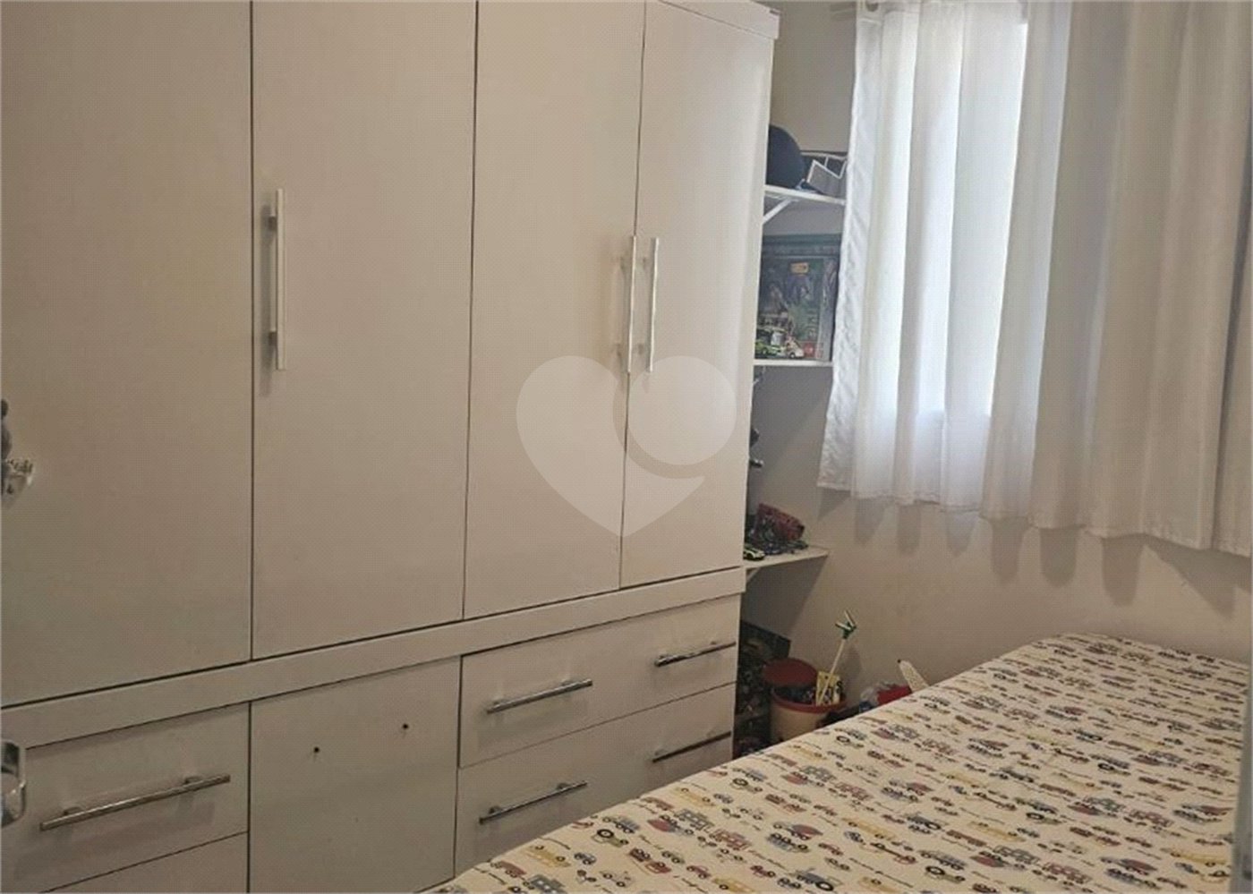Casa à venda com 3 quartos, sendo 1 suíte, no condomínio Parque das Árvores, Sorocaba - SP