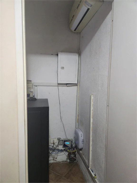 Sobrado à venda com 4 quartos, sendo 1 suíte, em Água Branca, São Paulo, SP