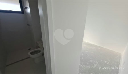 Apartamento à venda com 3 suítes em Moema, São Paulo, SP
