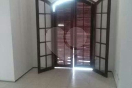 Sobrado à venda com 3 quartos, sendo 2 suítes, em Jardim Monte Kemel, São Paulo, SP
