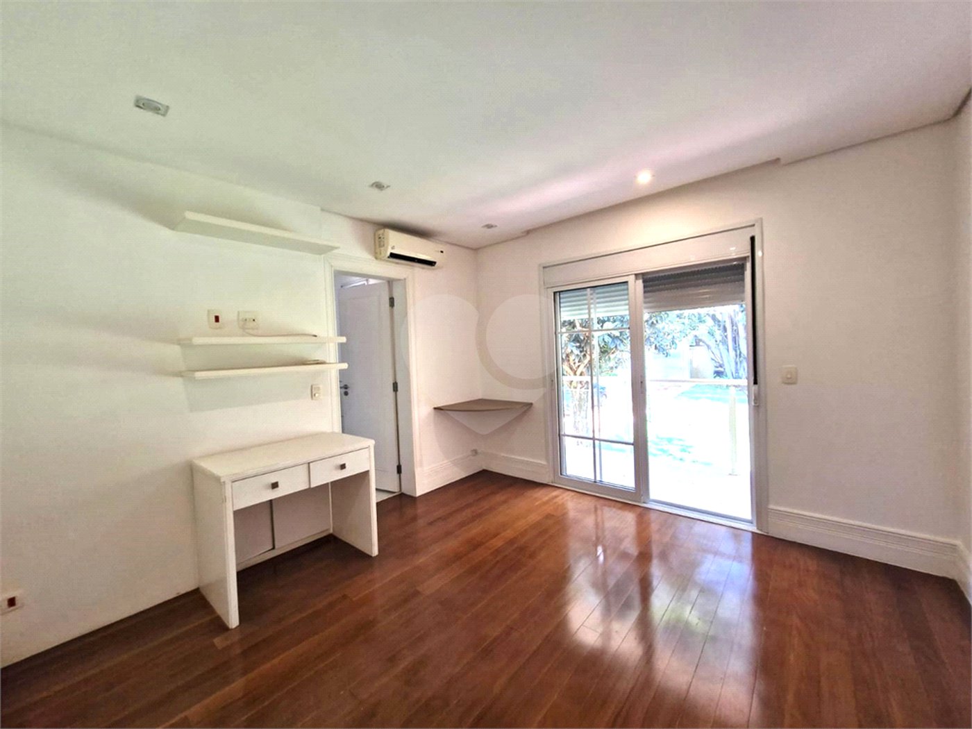 Casa à venda com 4 suítes no condomínio Chácara Flora, São Paulo - SP