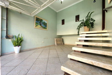 Casa próximo da praia com 3 dormitórios à venda, 128 m² por R$ 1.300.000 - Pompéia - Santos/SP
