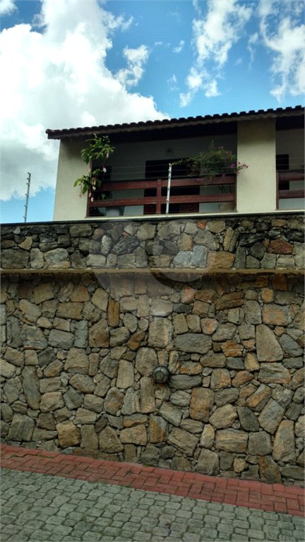Casa à venda com 3 quartos, sendo 1 suíte, no condomínio Morada de Itapuã, São Paulo - SP