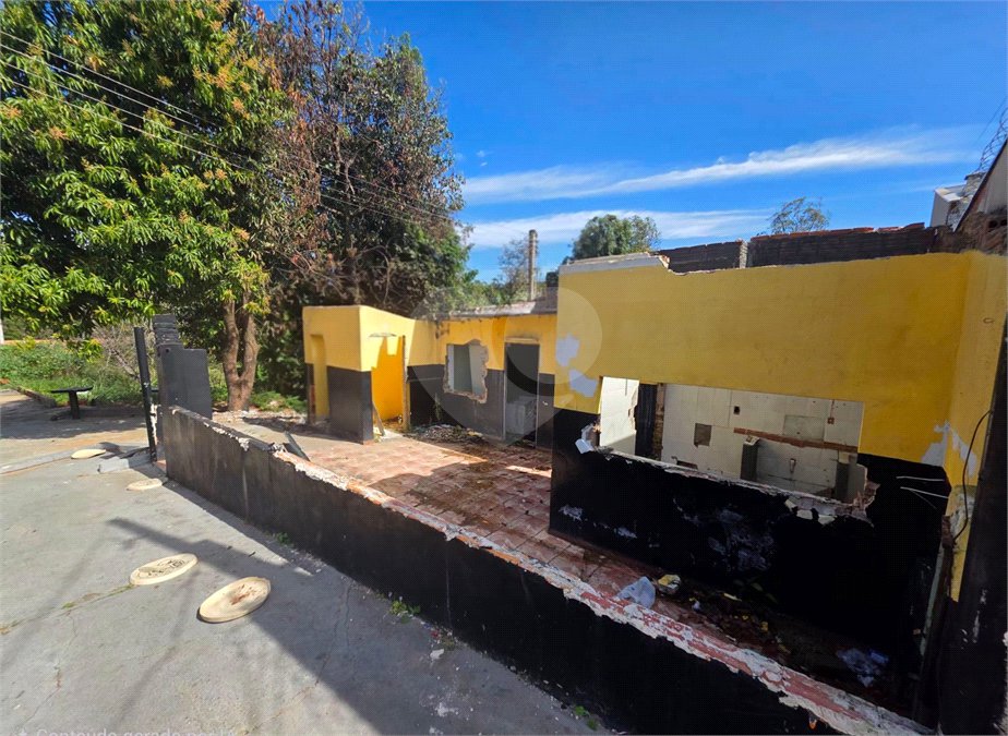 Terreno 240m² Vila Nery