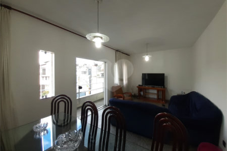 Vende-se: Sobrado no Cursino/Ipiranga, 2 Quartos, 2 Salas, 8 vagas de garagem!