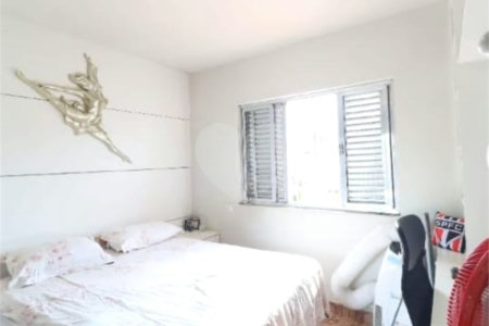 Sobrado à venda com 3 quartos, sendo 1 suíte,  em Vila Constança, São Paulo, SP