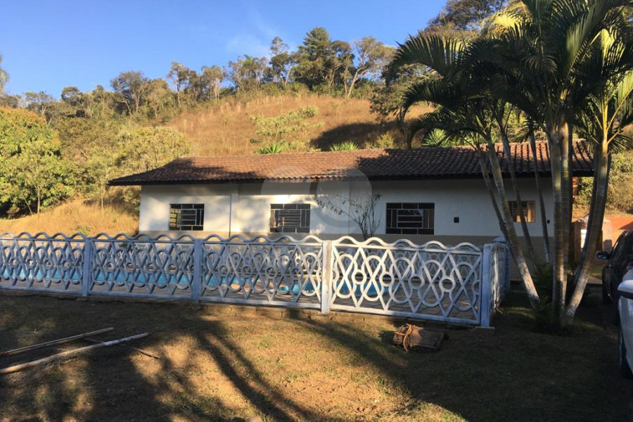 Chácara à venda com 4 quartos em Pirucaia, Mairiporã, SP