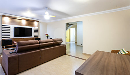 Sobrado à venda com 4 quartos, sendo 2 suítes,  em Santo Amaro, São Paulo, SP