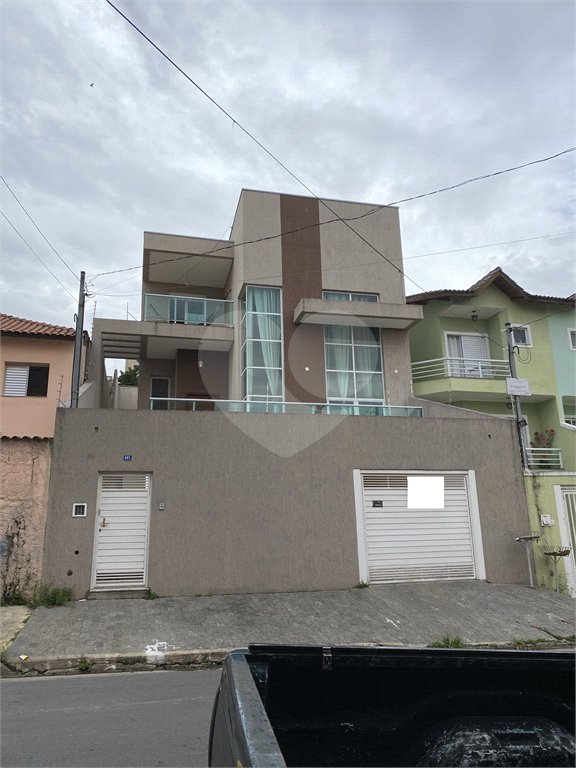 Sobrado à venda com 3 quartos, sendo 1 suíte,  em Jardim Vila Galvão, Guarulhos, SP