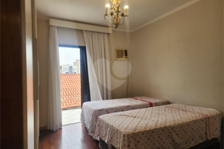 Sobrado à venda com 3 quartos, sendo 1 suíte, em Vila Paulicéia, São Paulo, SP