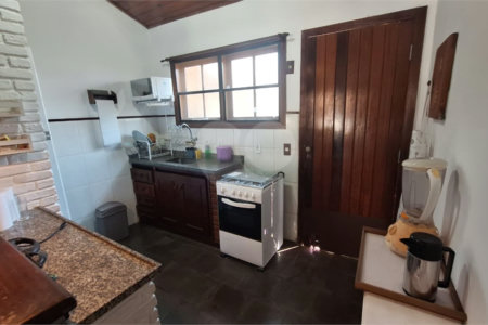 Casa para alugar com 3 quartos, sendo 2 suítes, em Praia Rasa, Armação dos Búzios, RJ