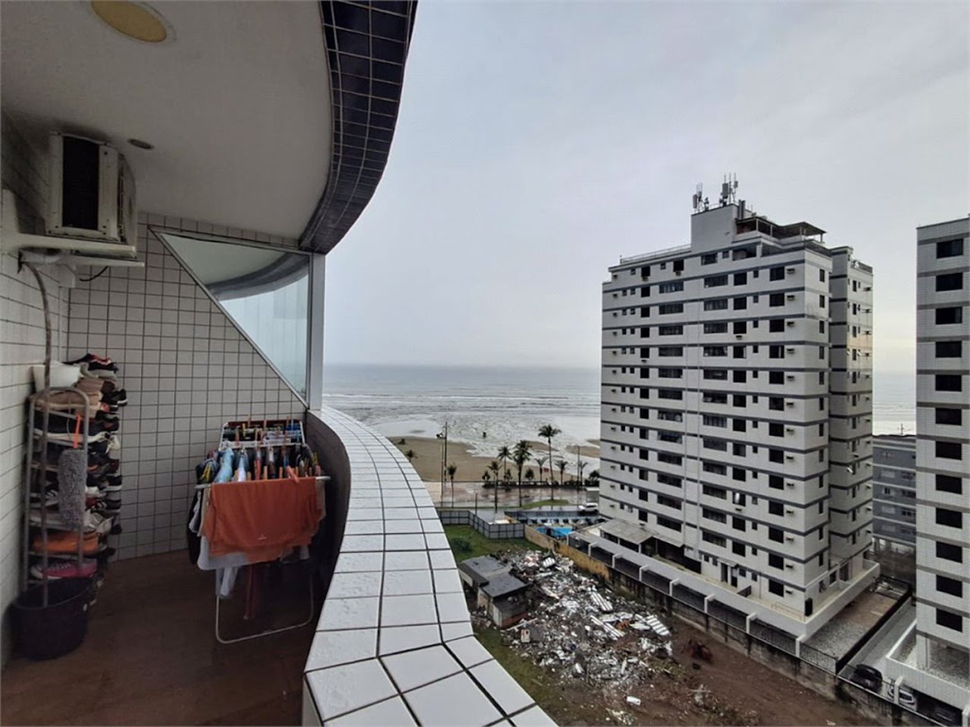 Apartamento com 2 dormitórios à venda, 105 m² por R$ 650.000,00 - Tupi - Praia Grande/SP