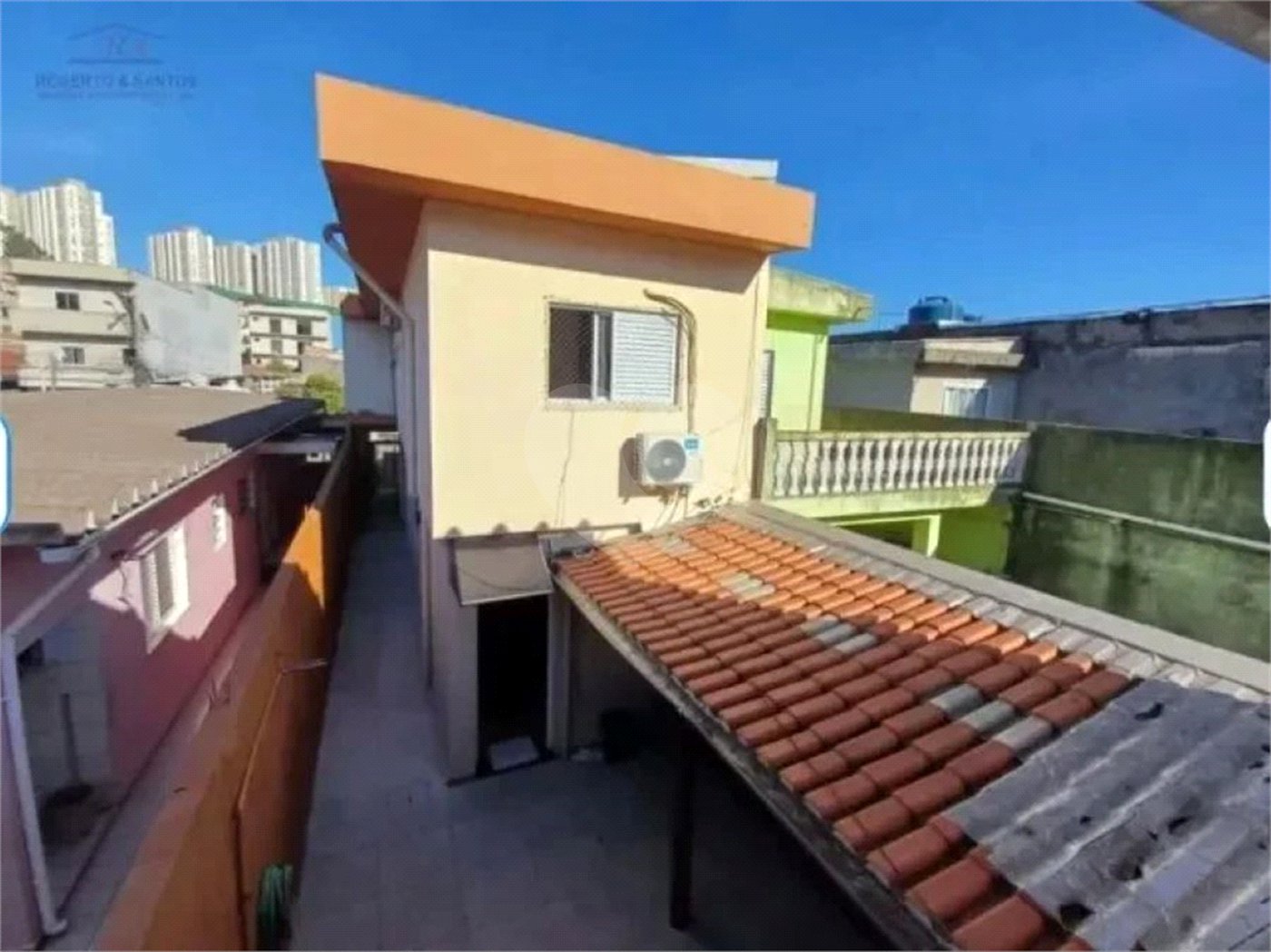 Sobrado à venda com 4 quartos, sendo 1 suíte, em Jaraguá, São Paulo, SP