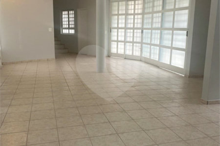 Sobrado à venda ou para alugar com 3 quartos, sendo 1 suíte, no Centro, Salto, SP