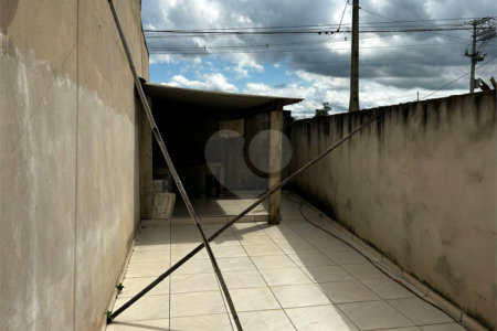 Sobrado à venda com 3 quartos, sendo 2 suítes, em Vila Mazzei, Itapetininga, SP